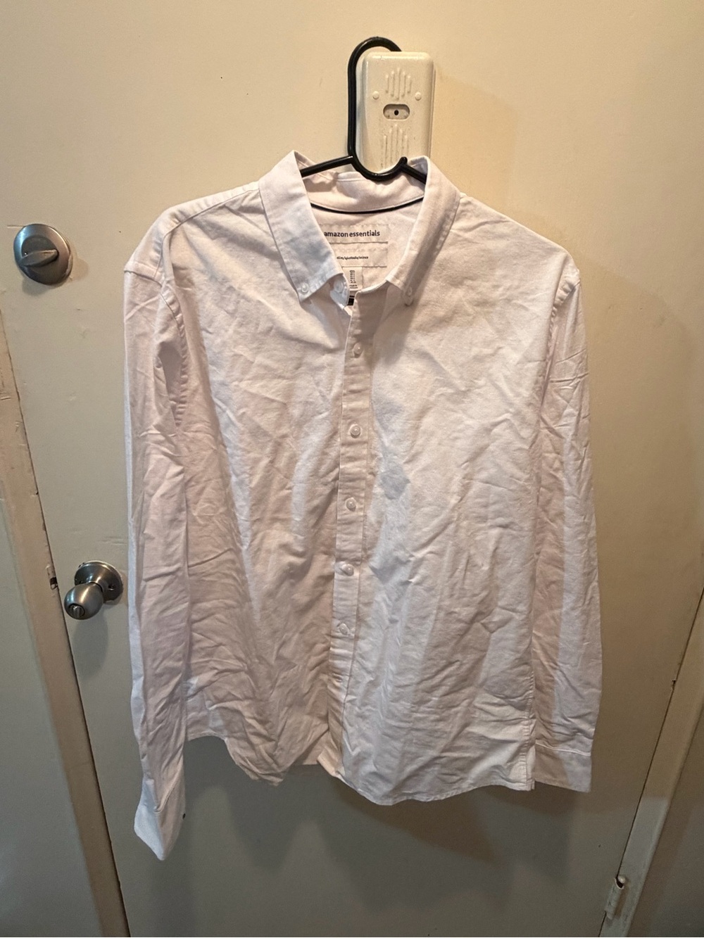 Amazon Essentials Men's White Button-Down Shirt large